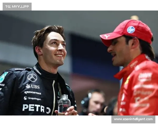 F1 加拿大站天台合影花絮曝光!拉塞尔携维斯塔潘上演 “空中对决” F1 加拿大站天台合影花絮曝光!拉塞尔携维斯塔潘上演 “空中对决”
